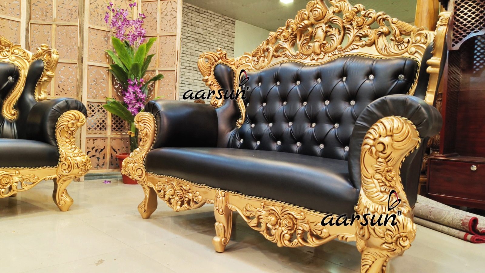 Latest Carved Sofa Set in Gold Polish NT-020 view 5