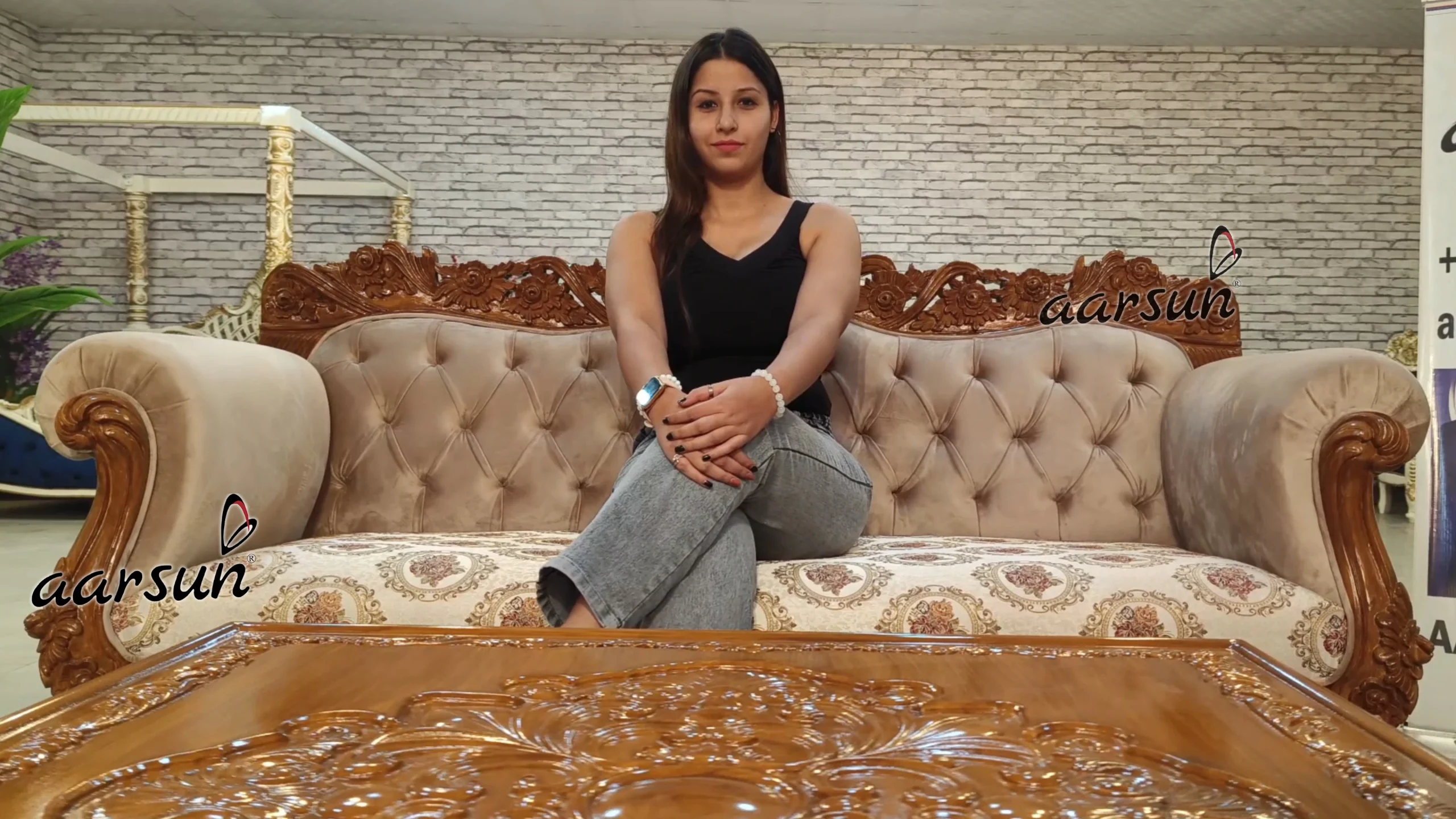 Luxurious Sofa Set For Living Area view 6