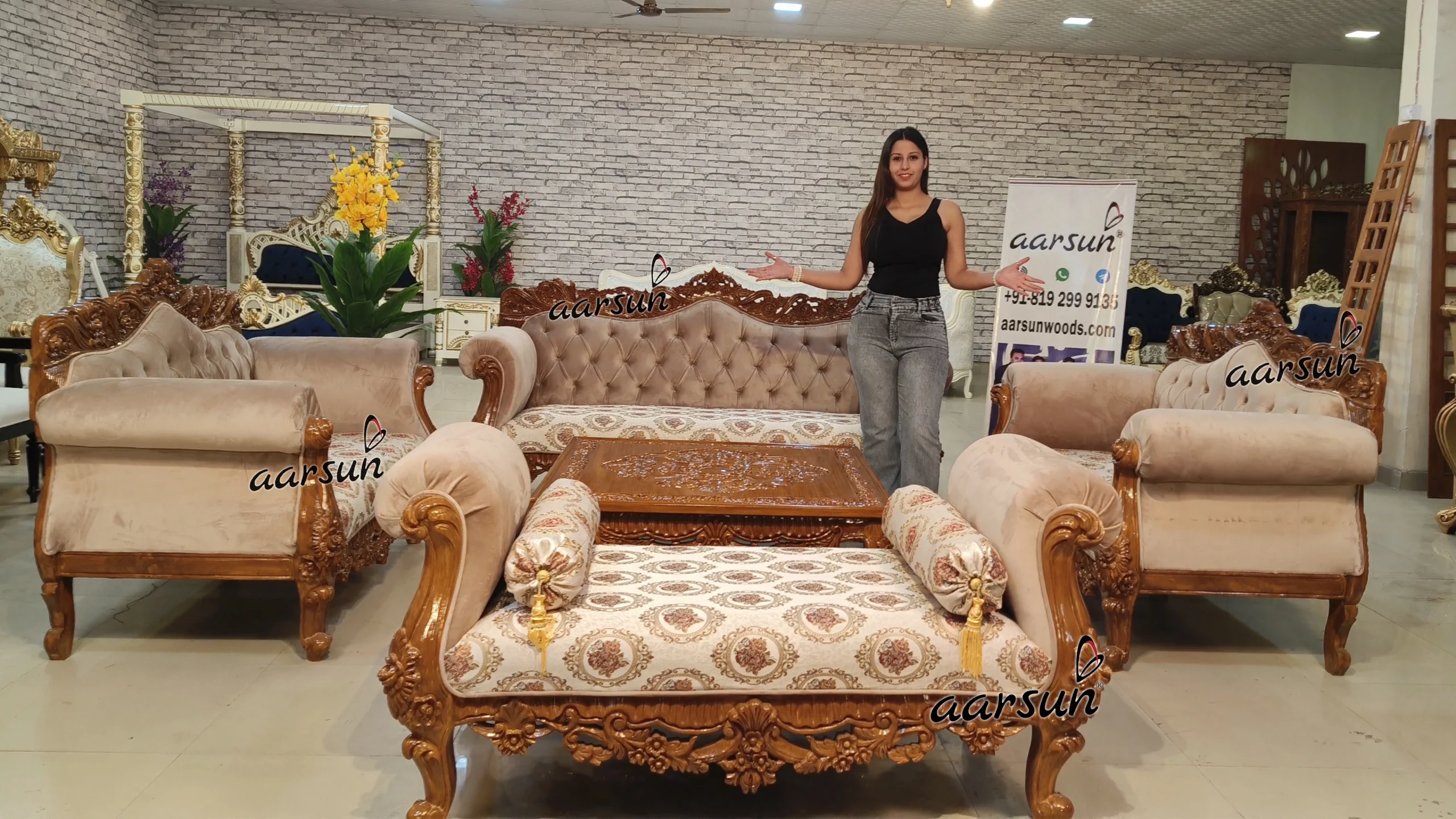 Luxurious Sofa Set For Living Area